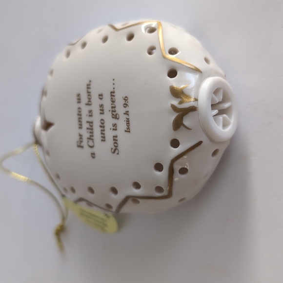 Danbury Mint Co "Mary & Joseph" Nativity Illuminated Ornament - Picture 3 of 4